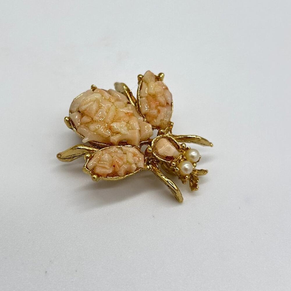 Vintage Chip Stone Bee Brooch Pin Coral Pink Gold Tone Figural Costume Jewelry